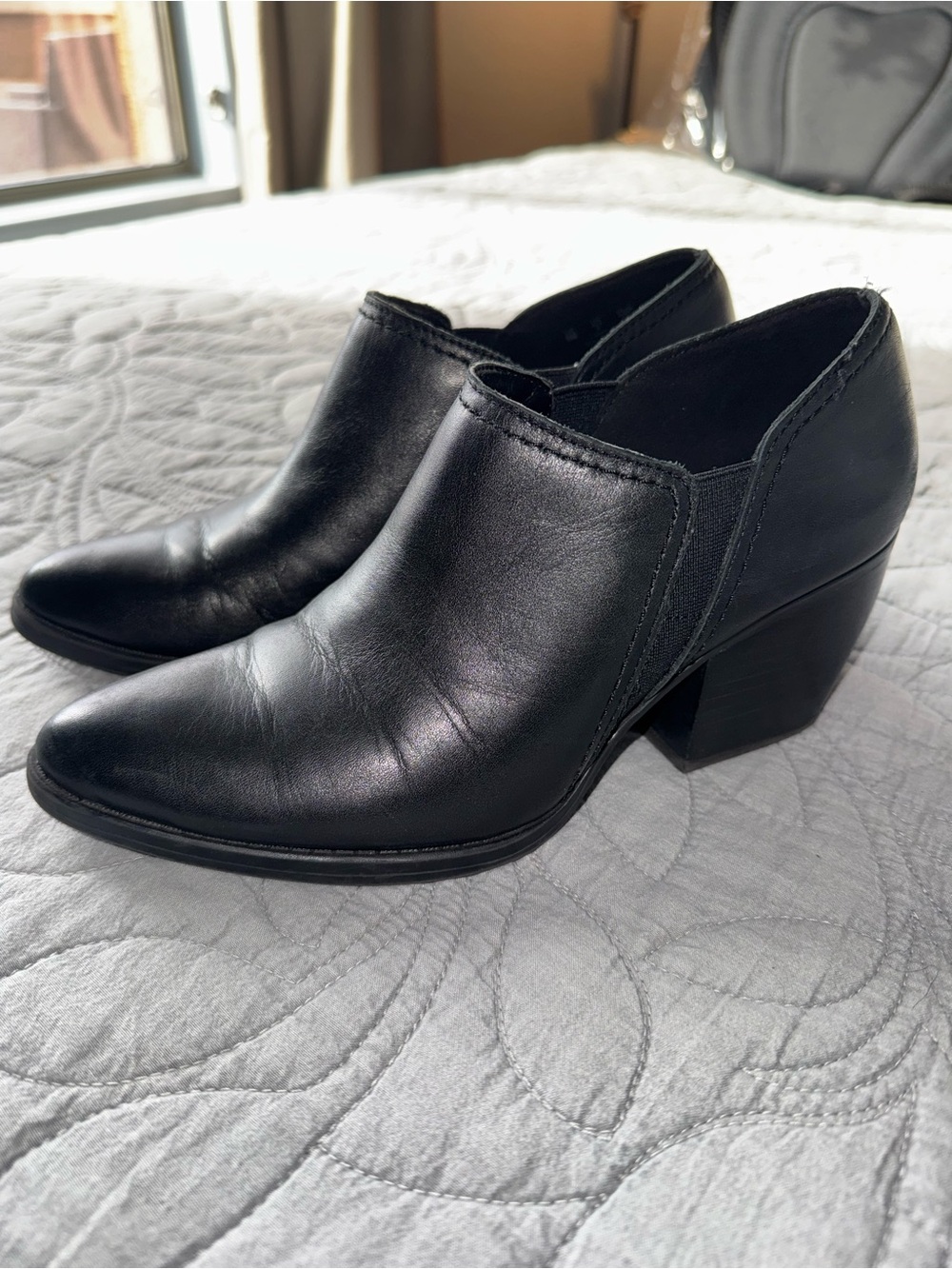 Naturalizer Black Leather Block-Heel Low Ankle Booties
